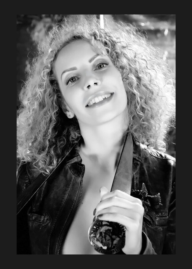 Portrait Glamour boudoir en studio d'Olga