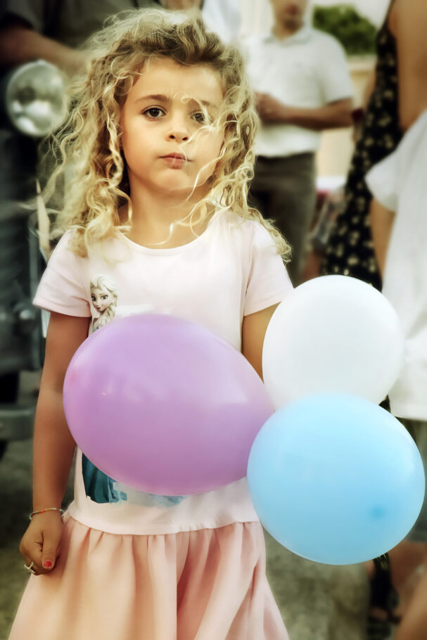 portrait photo exterieur fille ballon 1300 75