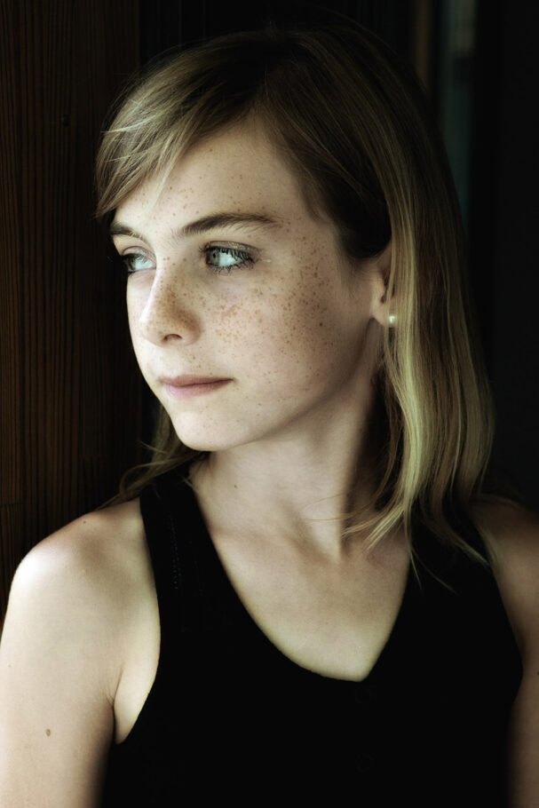 photo enfant studio portrait lucie 1500