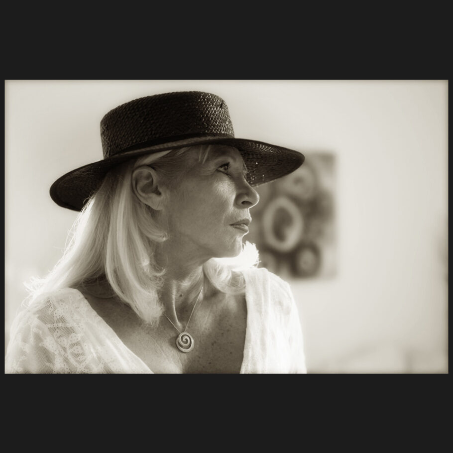 portrait feminin vero chapeau 960