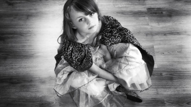 photoraphe carcassonne noir et blanc portrait lola