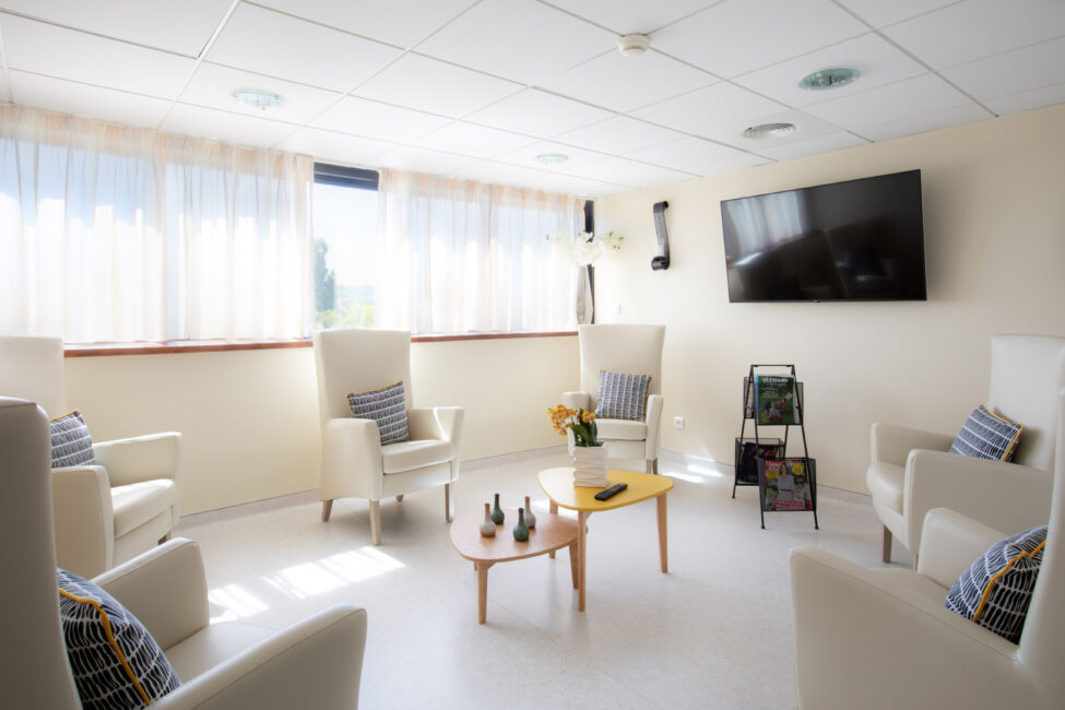 berges du canal orpea ehpad salon galerie