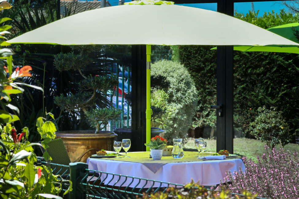 berges du canal orpea restaurant jardin galerie