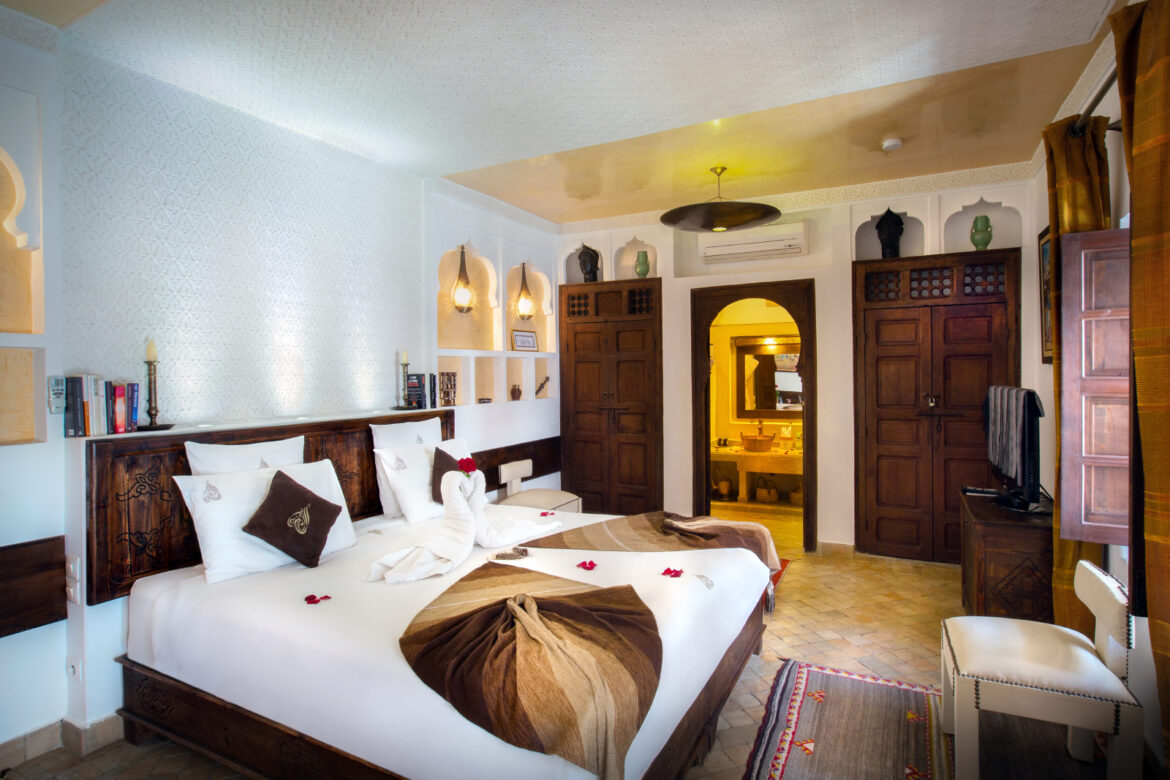 riad charme orient chambre lit galerie