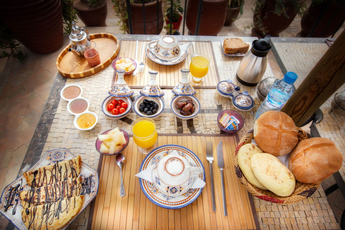 riad charme orient petit dejeuner galerie