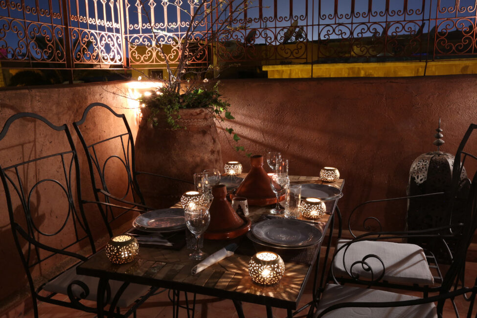 riad dar zinnia repas terrasse nuit galerie