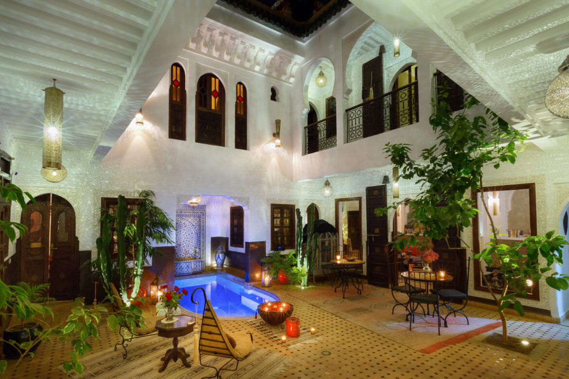 riad marrakech orient patio nuit galerie