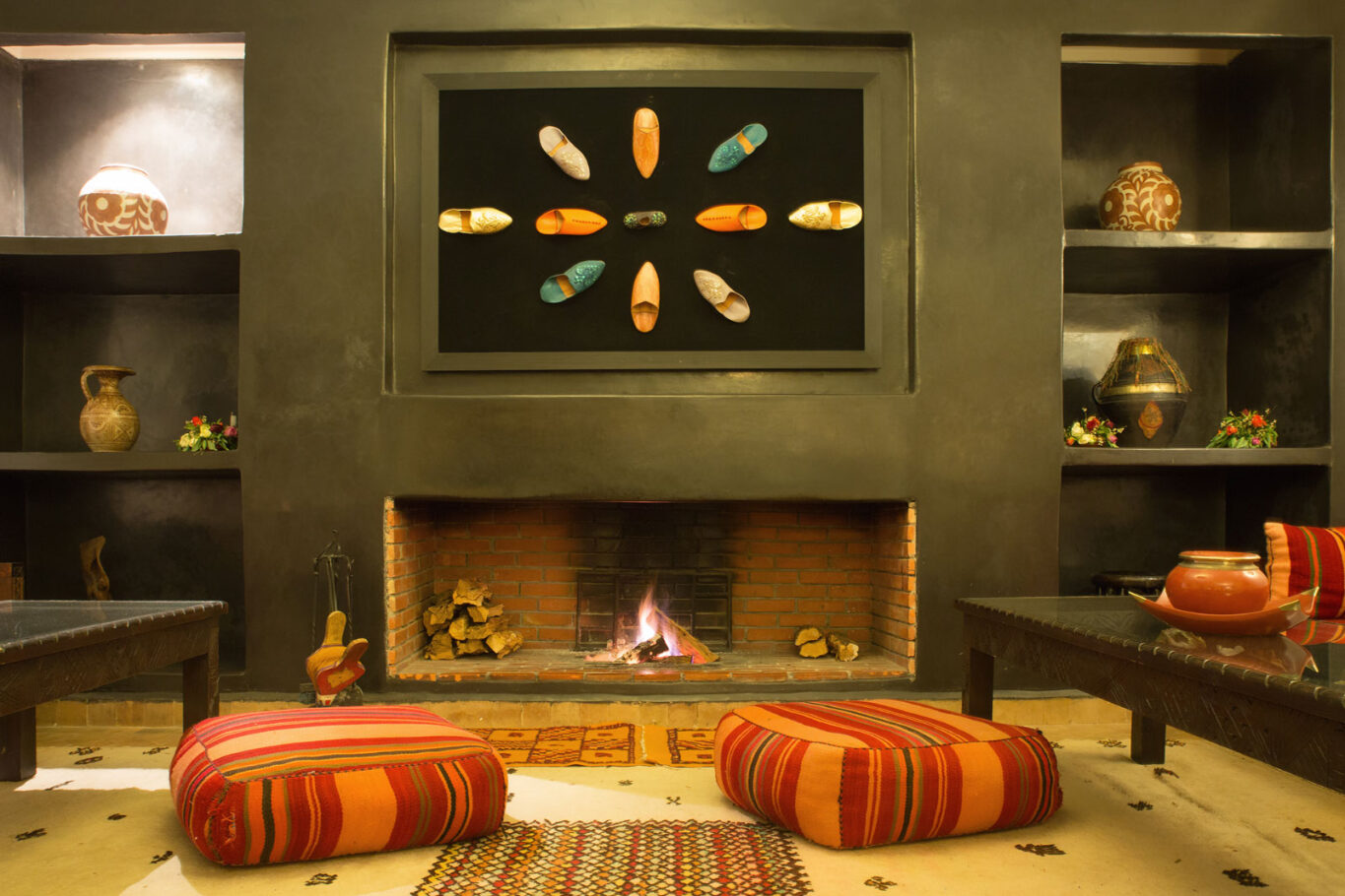 riad sb salon cheminee galerie