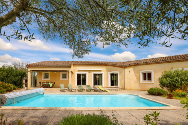 Focus sur Rémi Alba, Conciergerie "OC Keys" 13 piscine fendeille maison location