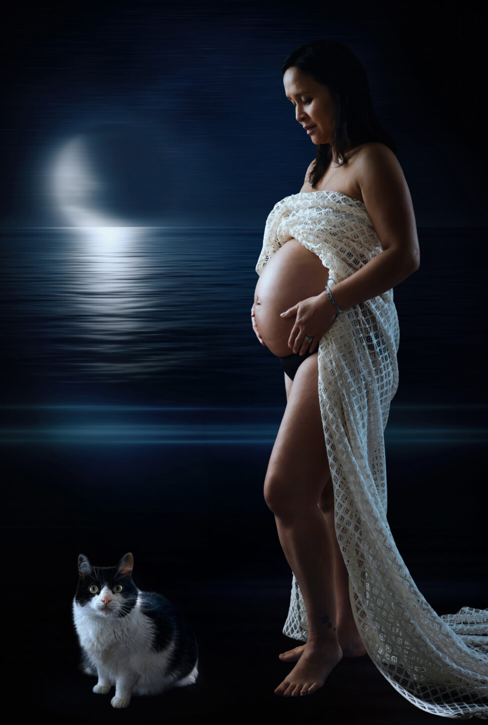 Shooting grossesse au studio photo de Carcassonne – Mai Lynh et Thomas 8 femme enceinte chat